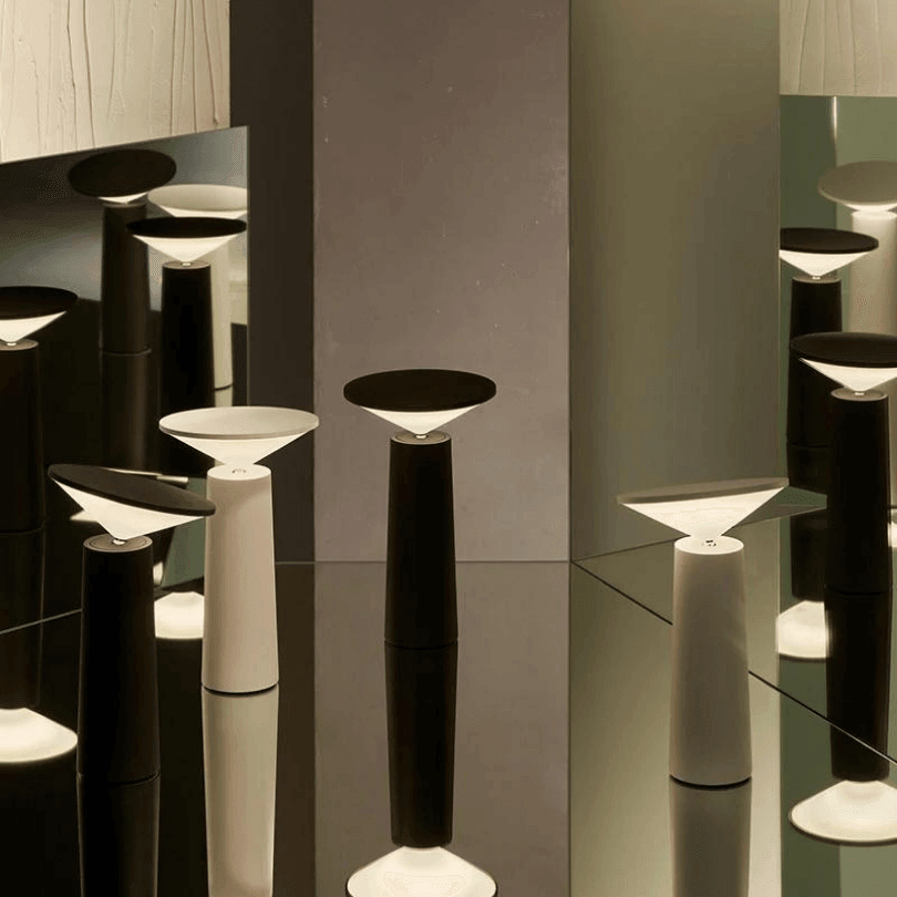 Luminária de Mesa Sem Fio Recarregável - LumiSat