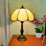 Abajur Tiffany Art Nouveau com Cúpula de Vitral - Disponível na ProntoPraTi