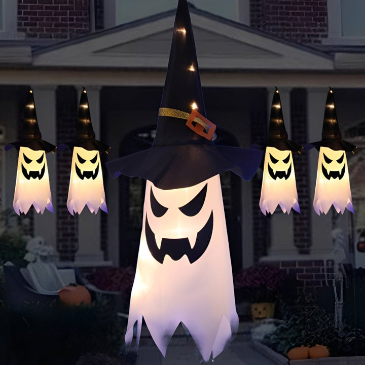Fantasma com chapéu de bruxa luminoso