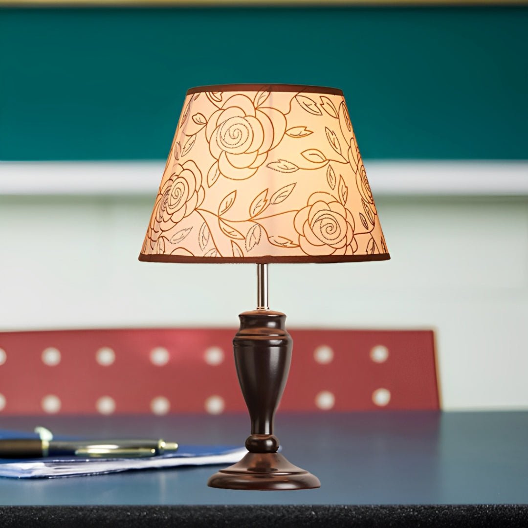 Abajur de Mesa Clássico com Cúpula Estampada - Disponível na ProntoPraTi