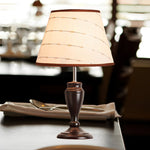 Abajur de Mesa Clássico com Cúpula Estampada - Disponível na ProntoPraTi