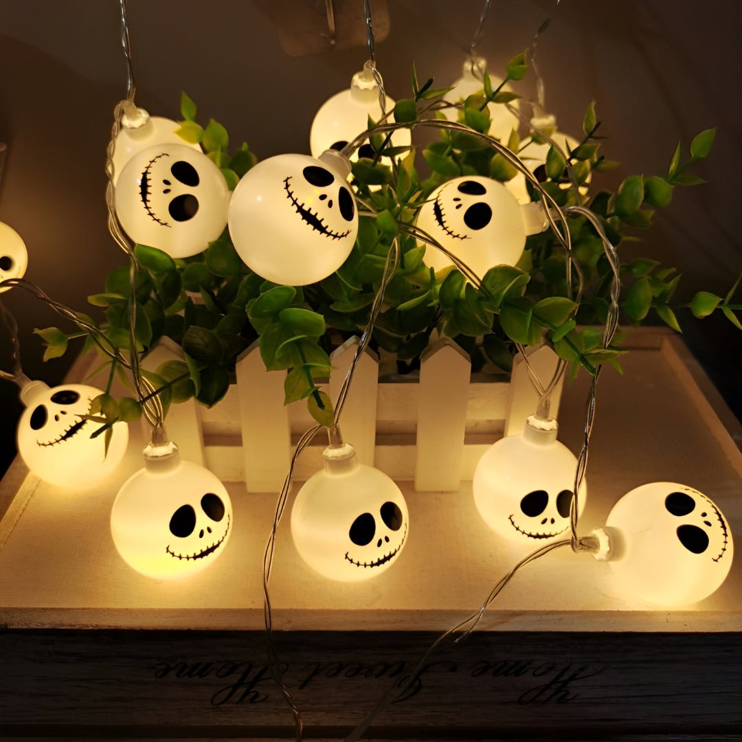 Varal Fantasminha LED 3m – Decoração de Halloween - Disponível na ProntoPraTi