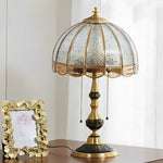 Abajur Tiffany com Cúpula Dourada e Puxadores Retrô - Disponível na ProntoPraTi