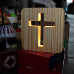 Luminária Cruz de Madeira Led
