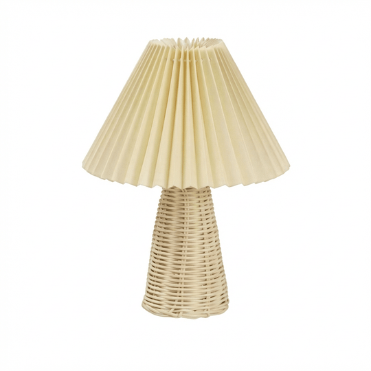 Abajur de cúpula plissada creme e base cônica trançada, apagado em fundo branco