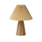 Luminária de Mesa de Palha Bambu com Cúpula Plissada em Tecido Creme - Disponível na Luzzart