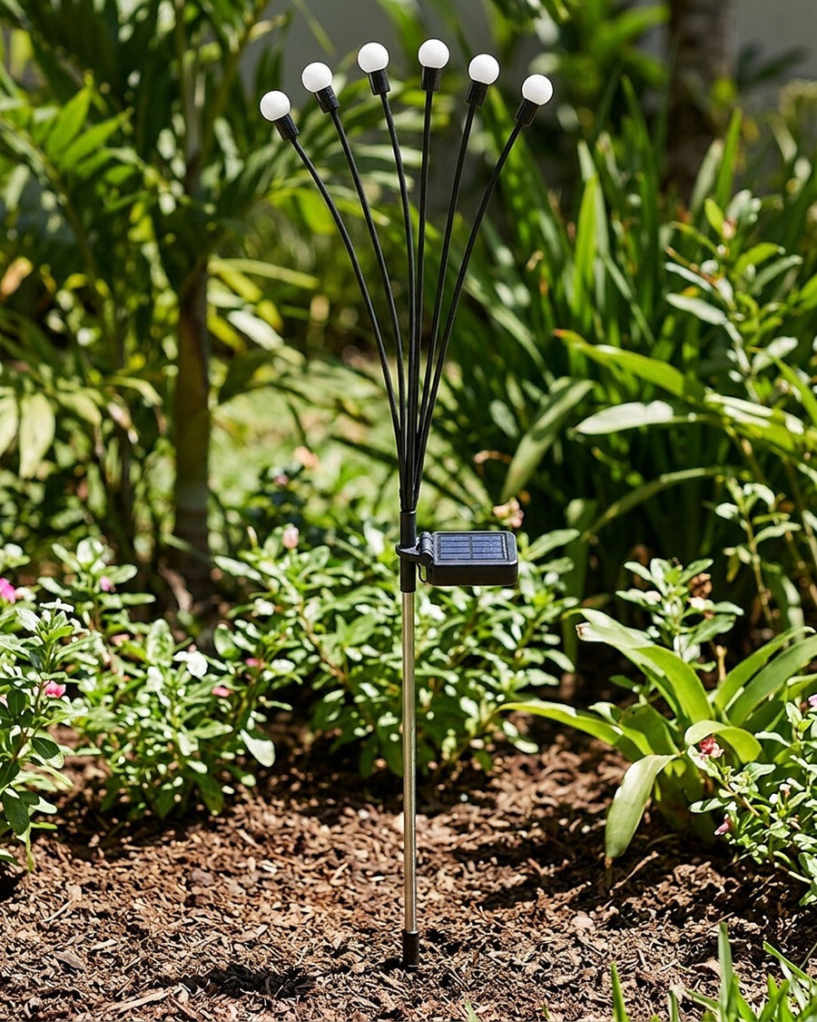 Luminária vagalume solar LumiGarden no ambiente