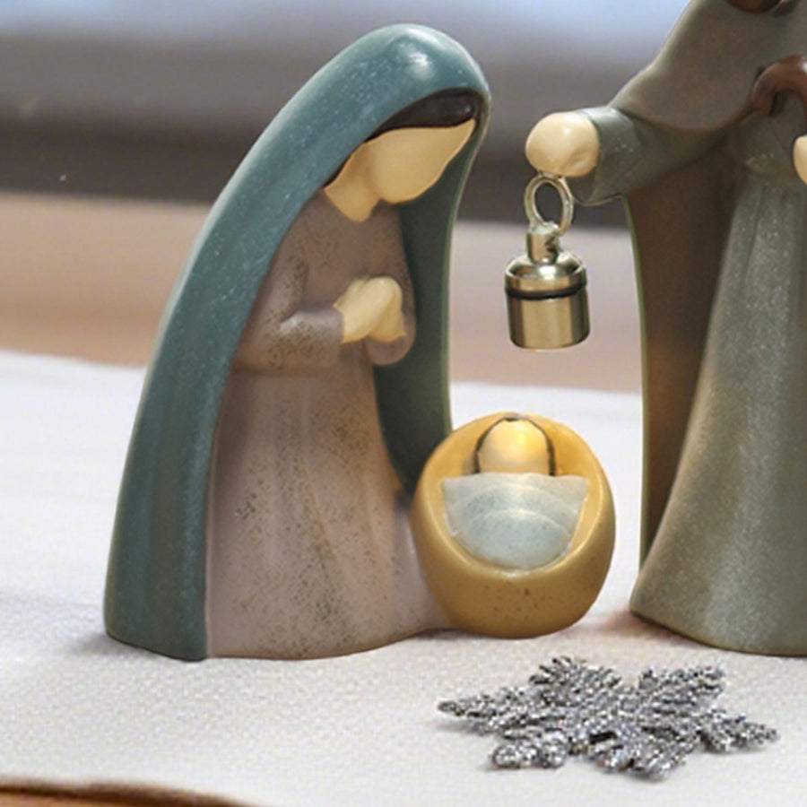 Detalhe · Maria ajoelhada junto à manjedoura dourada