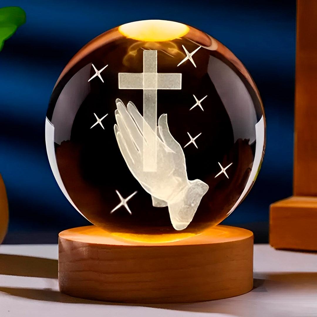 Luminária bola de cristal com cruz na opção Branca Quente