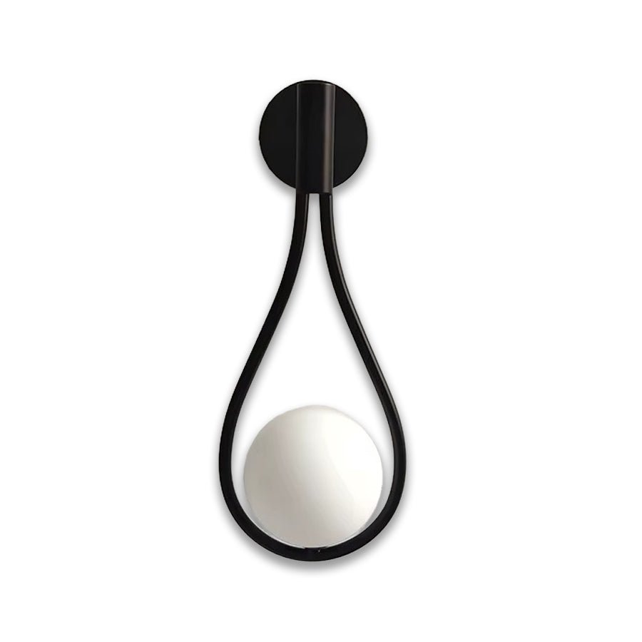 Globo com armação em gota na opção Preto · Luz Quente (2700-3500K)
