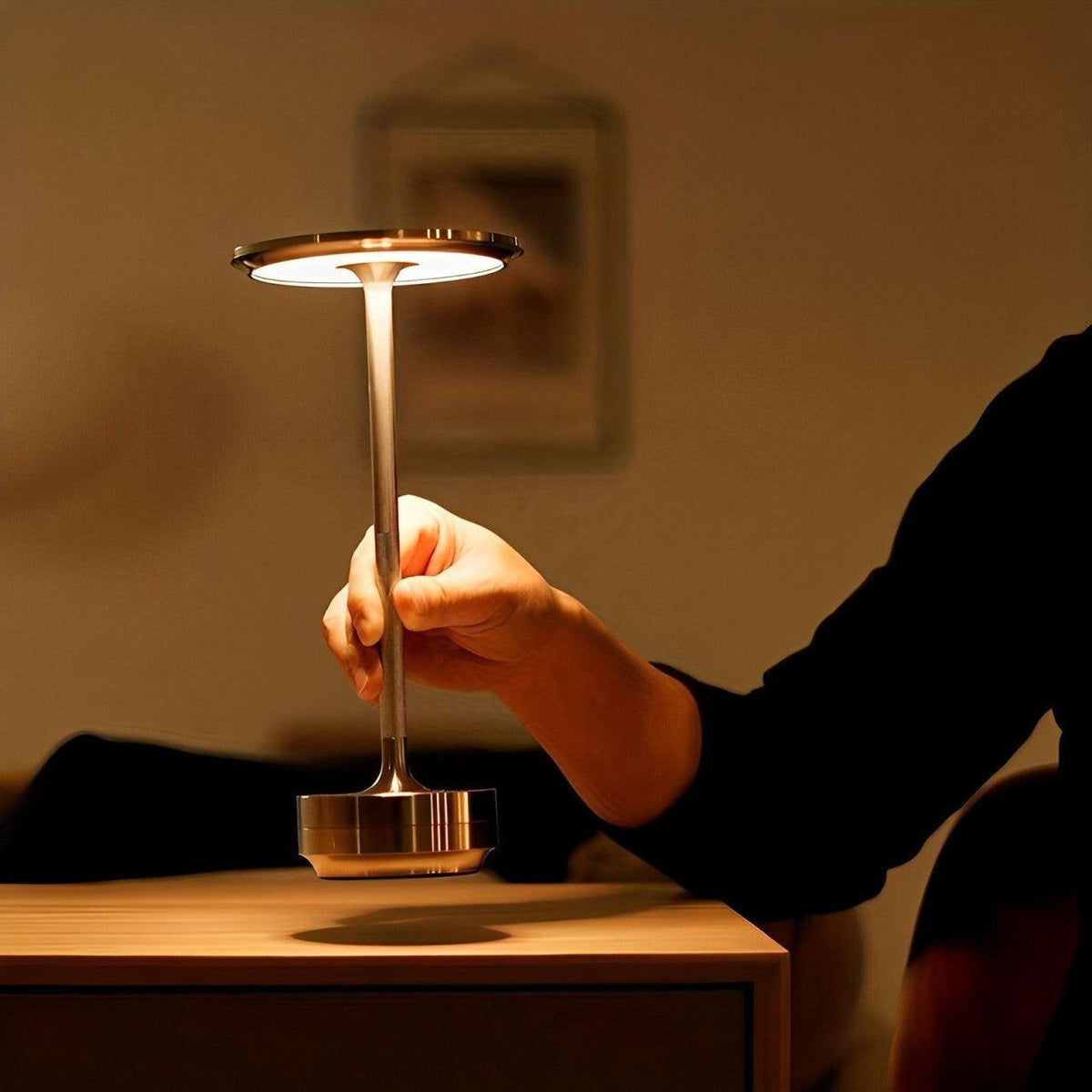 Luminária de Mesa Portátil Led Touch - Nocturna